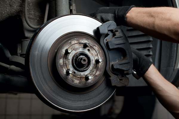 7 Signs That Indicate Your Car Needs Brake Service