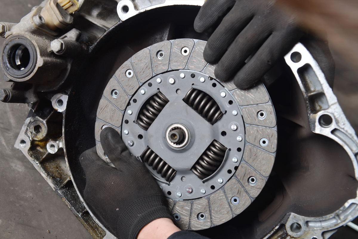Clutch Repair and Services in West Babylon, NY | Cosmo's Service Center 